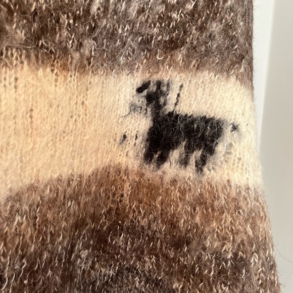 Wool Shawl - Picture 2 of 3